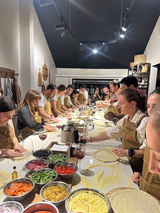 11 Febrero  · Oferta San Valentín · 2 x $65.000 · Clase Abierta Pizza ·  20:00 hrs