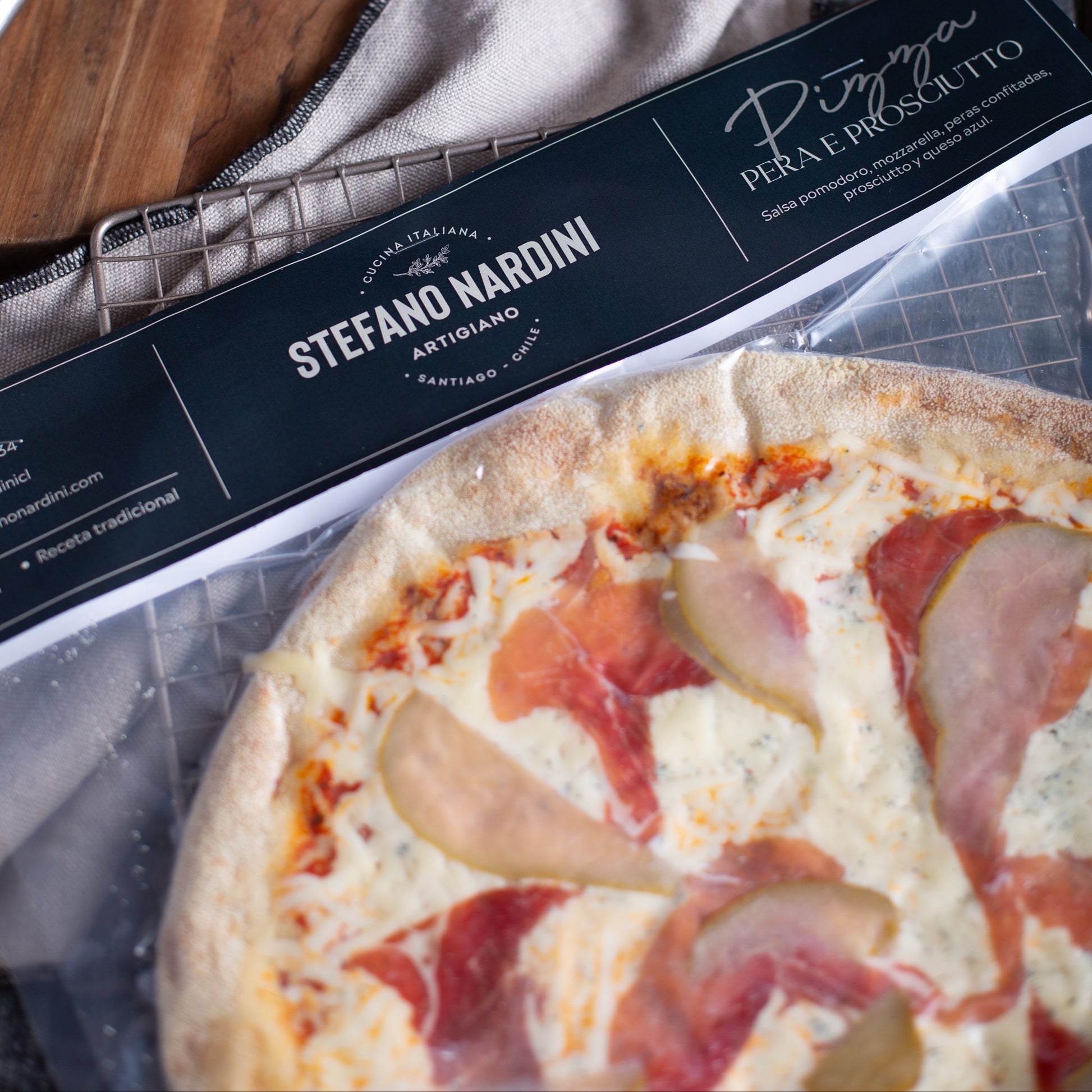 pizza-pera-prosciutto-32-cm-artesanal-congelada-stefano-nardini-2